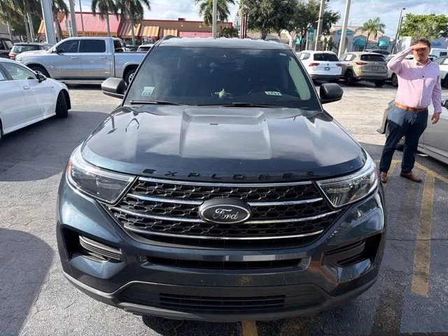 2024 Ford Explorer XLT photo 2