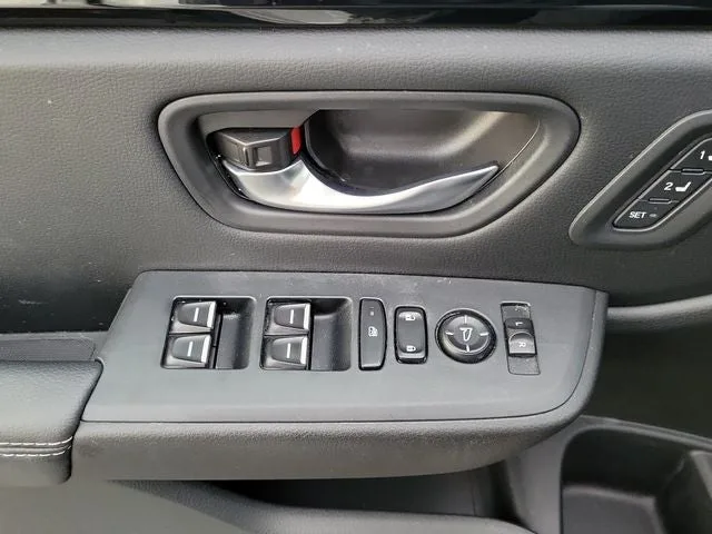 2024 Honda Pilot EX-L 7 Passenger photo 16