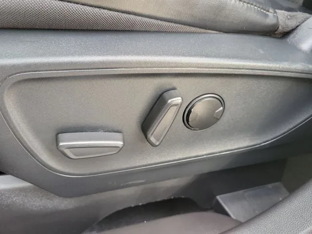 2024 Ford Escape ST-Line photo 11