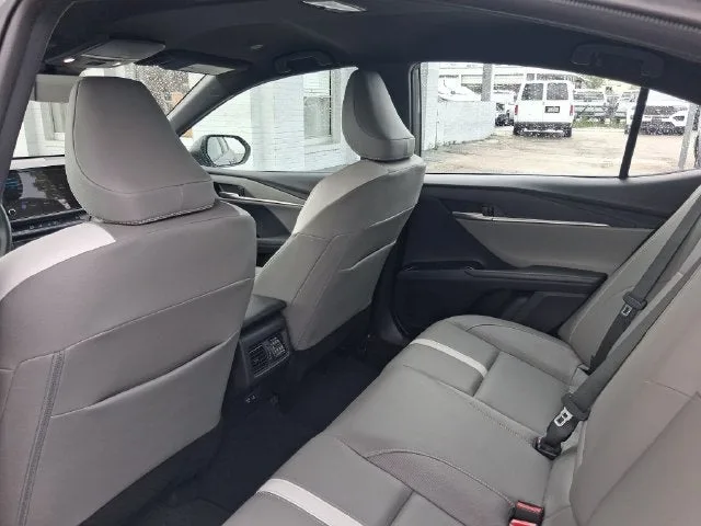 2026 Toyota Camry SE photo 5