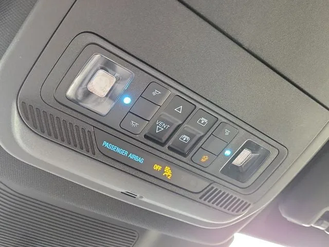 2023 Ford Explorer ST photo 32