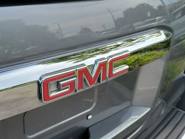 2020 GMC Yukon Denali photo 8
