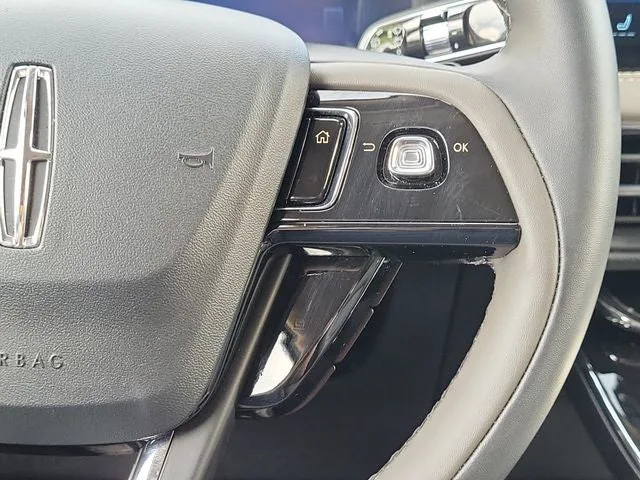 2025 Lincoln Corsair Premiere photo 22