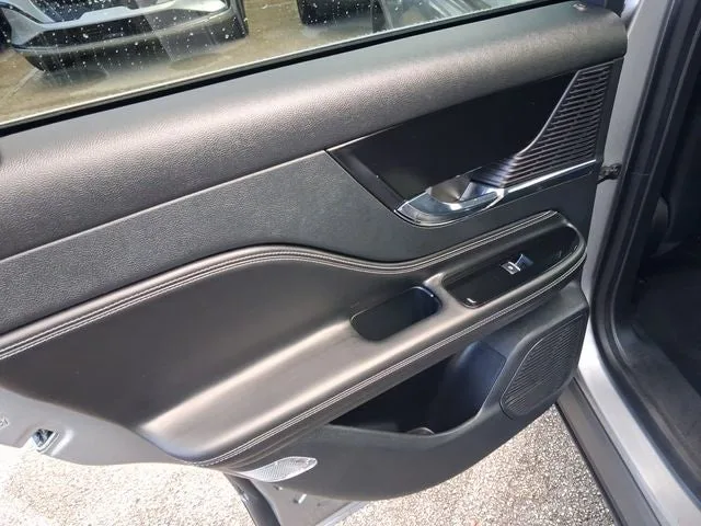 2021 Lincoln Corsair Standard photo 9