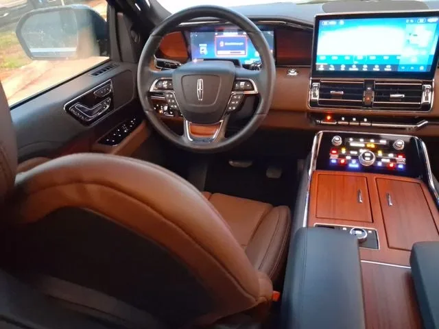 2024 Lincoln Navigator Reserve photo 8