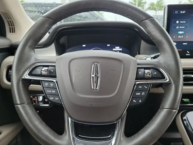 2023 Lincoln Nautilus Standard photo 19