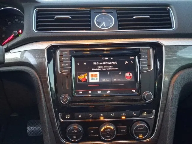 2017 Volkswagen Passat 1.8T SE photo 18