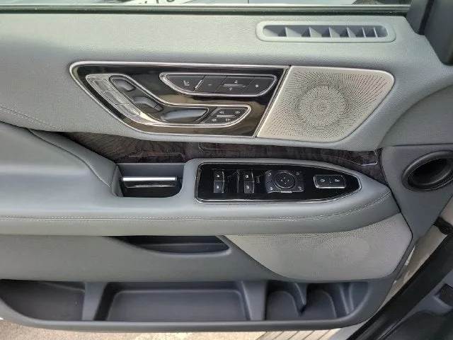 2020 Lincoln Navigator L Reserve photo 13
