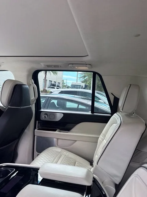 2023 Lincoln Navigator L Black Label photo 14