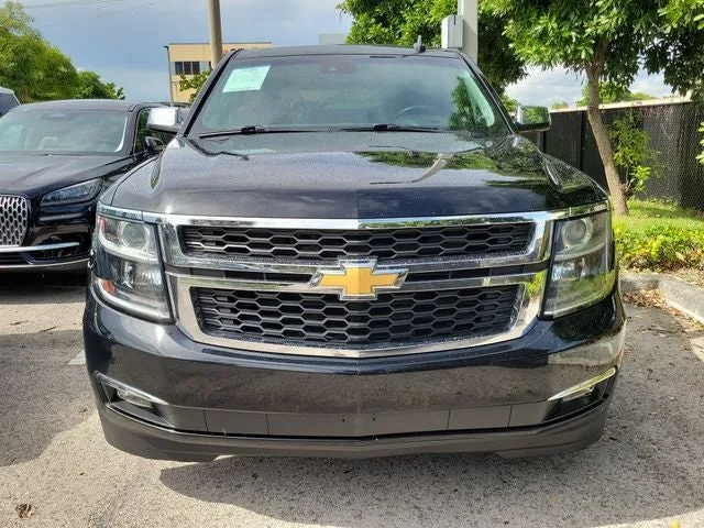 2019 Chevrolet Tahoe LT photo 2