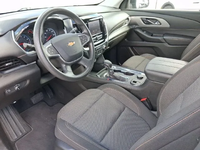 2021 Chevrolet Traverse LS photo 11