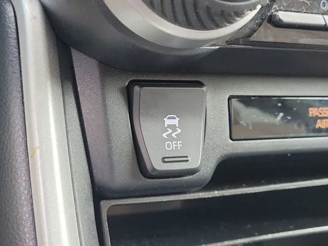 2021 Toyota RAV4 LE photo 26