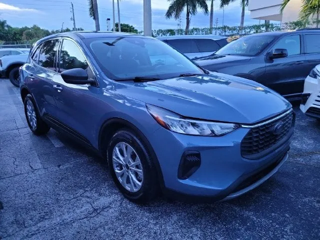 2023 Ford Escape Active photo 2