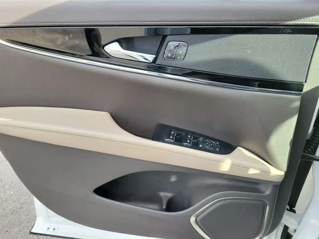 2022 Lincoln Nautilus Standard photo 16