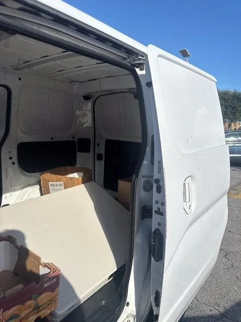 2014 Nissan NV200 SV photo 12