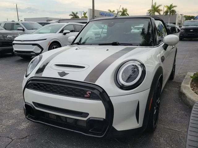 2023 MINI Cooper S Signature photo 32
