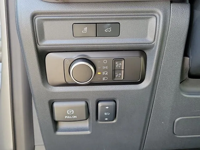 2023 Ford Expedition XLT photo 14
