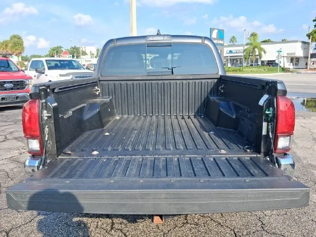 2023 Toyota Tacoma SR5 V6 photo 5
