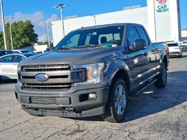 2018 Ford F-150 XLT photo 2