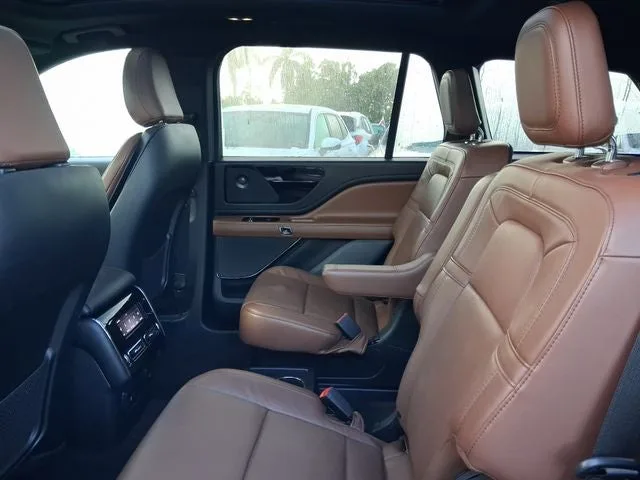 2024 Lincoln Aviator Reserve Premium photo 6
