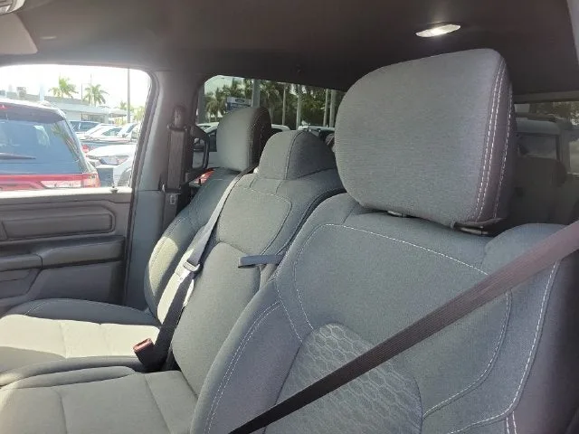 2025 RAM 1500 Tradesman photo 11