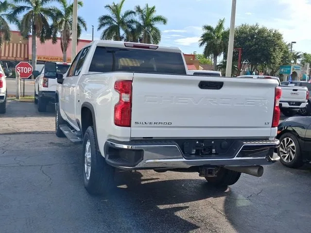 2022 Chevrolet Silverado 2500HD LT photo 3