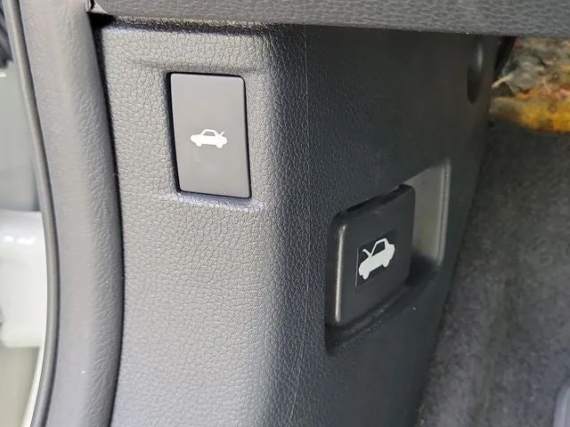 2023 Honda Accord Hybrid EX-L photo 13