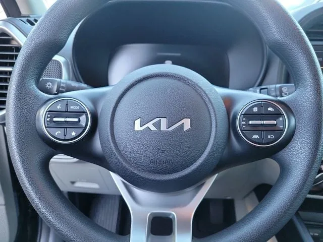 2023 Kia Soul LX photo 18