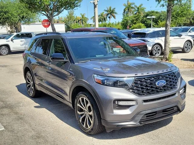2023 Ford Explorer ST-Line photo 28