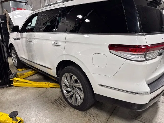 2024 Lincoln Navigator Premiere photo 12