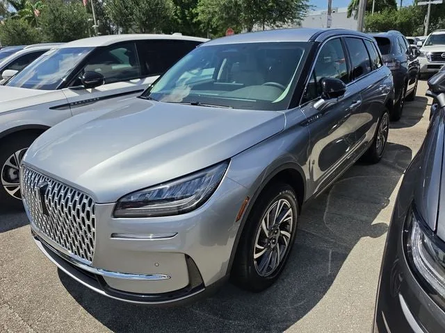 2024 Lincoln Corsair Premiere photo 2