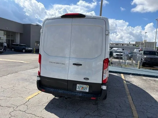 2021 Ford Transit-250 Base photo 5