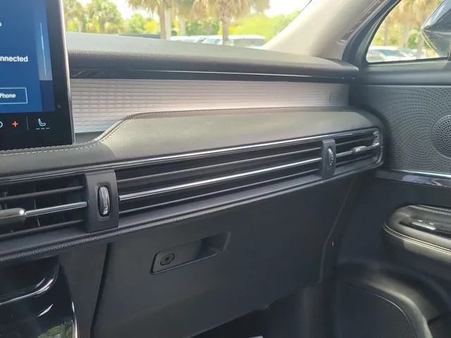 2025 Lincoln Corsair Premiere photo 27