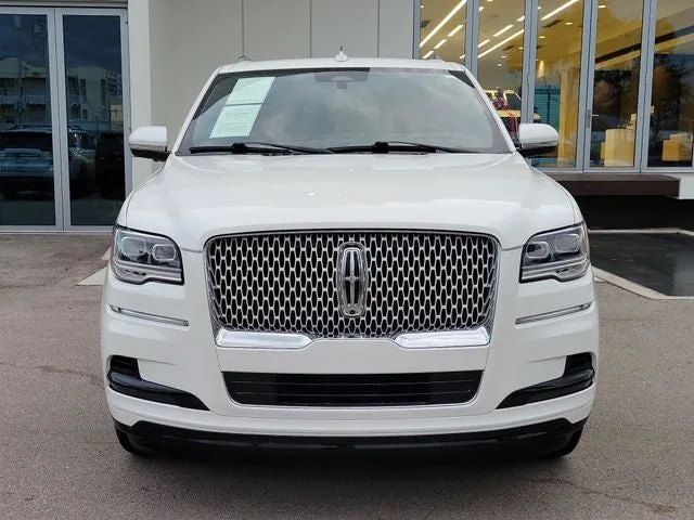 2022 Lincoln Navigator Reserve photo 2