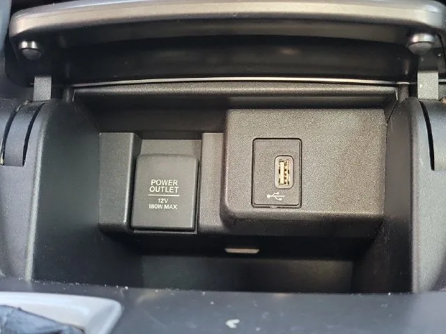 2018 Honda Accord LX photo 23