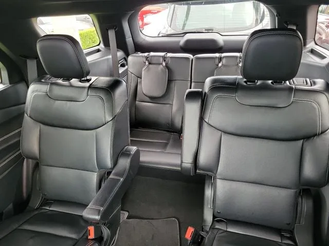 2023 Ford Explorer ST photo 10