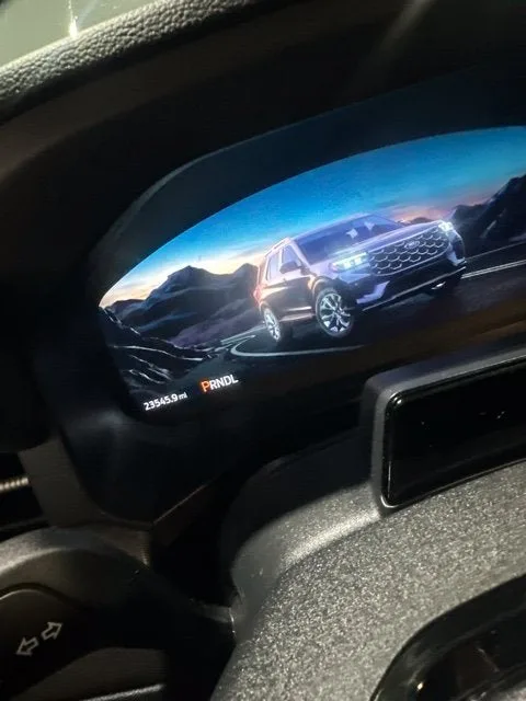 2025 Ford Explorer ST-Line photo 7