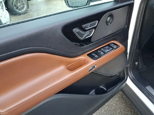 2021 Lincoln Aviator Reserve Premium photo 12