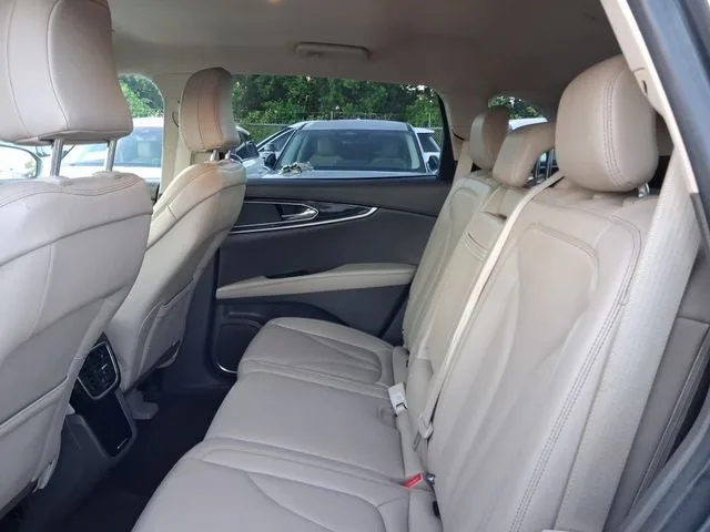 2023 Lincoln Nautilus Standard photo 6