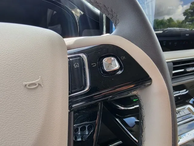 2024 Lincoln Corsair Premiere photo 21