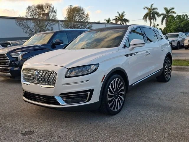 2019 Lincoln Nautilus Black Label photo 2