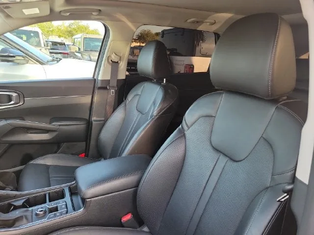 2025 Kia Sorento S photo 9