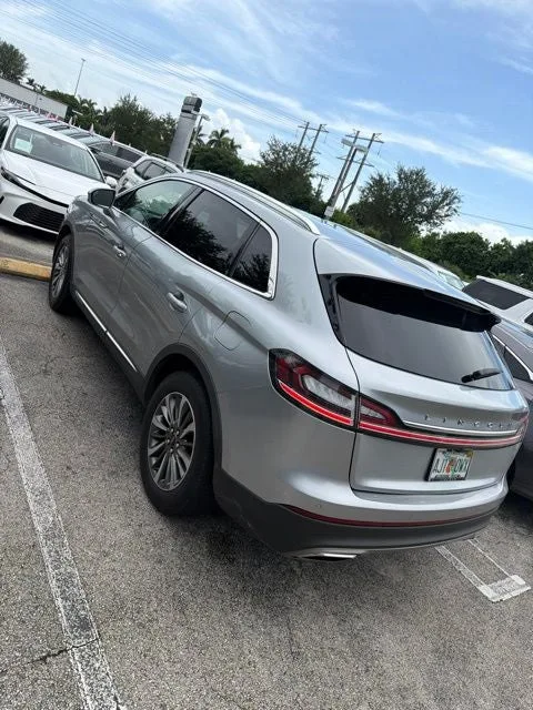 2022 Lincoln Nautilus Standard photo 5