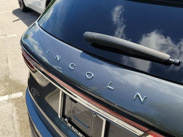 2025 Lincoln Corsair Premiere photo 7