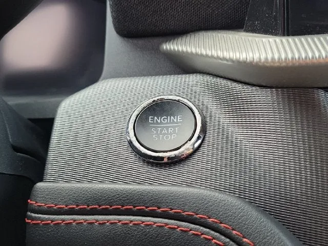 2025 Ford Explorer ST-Line photo 18