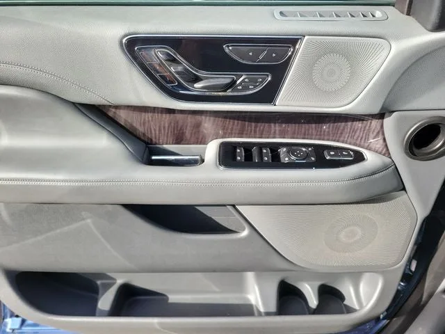 2018 Lincoln Navigator L Reserve photo 16