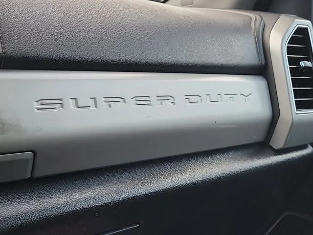 2019 Ford F-250SD Lariat photo 25