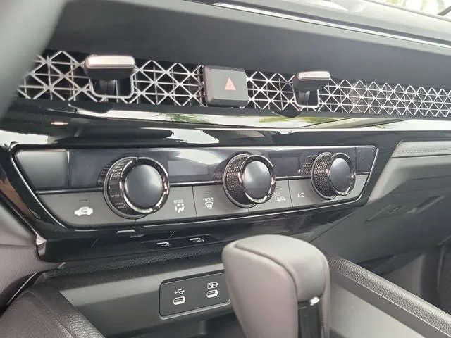 2025 Honda Accord Hybrid EX-L photo 22