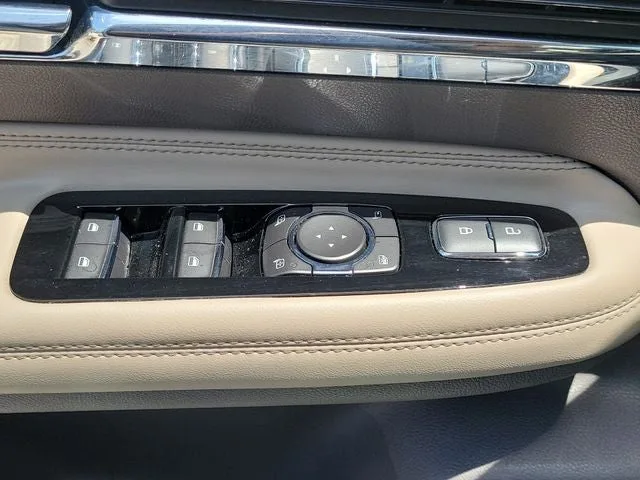 2022 Lincoln Corsair Standard photo 17