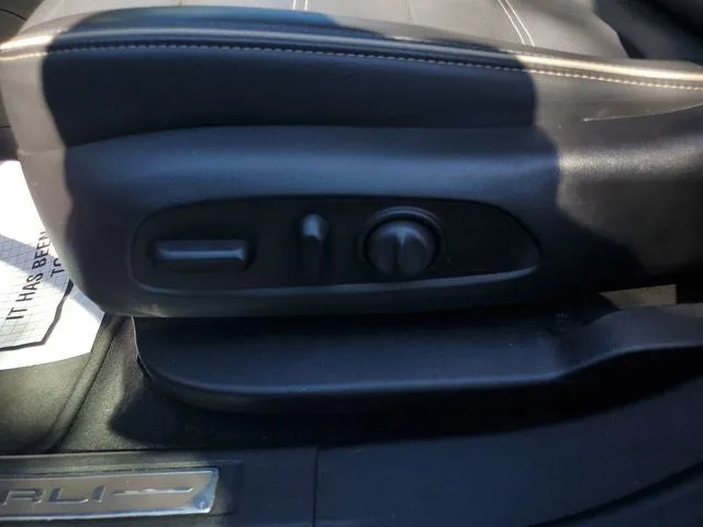 2021 GMC Acadia Denali photo 12